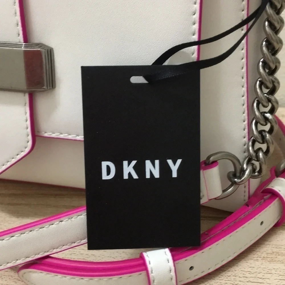 𝅺dkny Val Flap Shoulder Bag